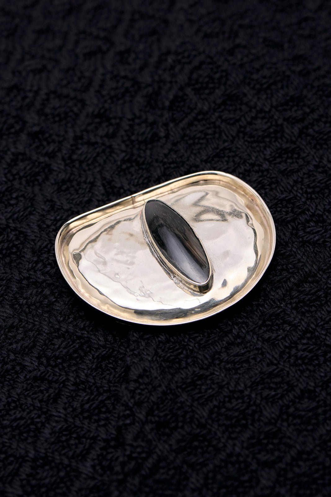 Astilla Alpaca Metal Brooch