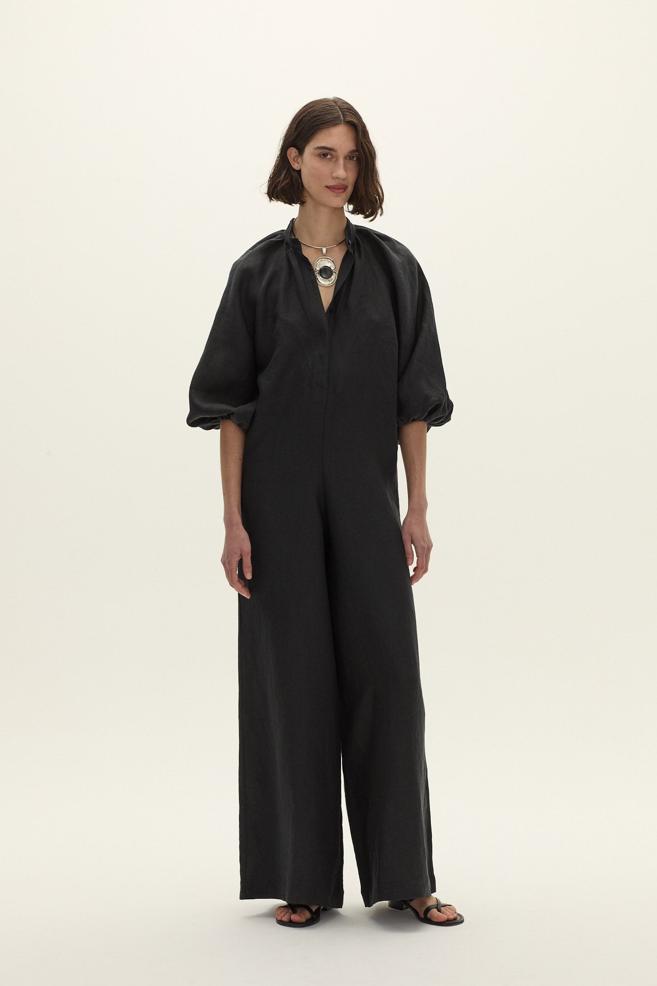 最終価格【46shadow】yindigo am linen jumpsuit Chic And Comfortable Arroyo Linen Jumpsuit | Curatoria